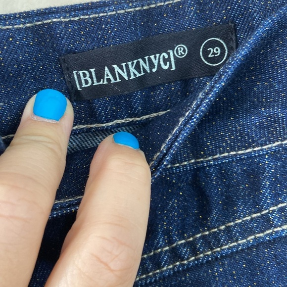 New BlankNYC Metallic Weave Denim Micro Miniskirt Dark Wash Gold Glitter Sz 29 - Picture 5 of 8